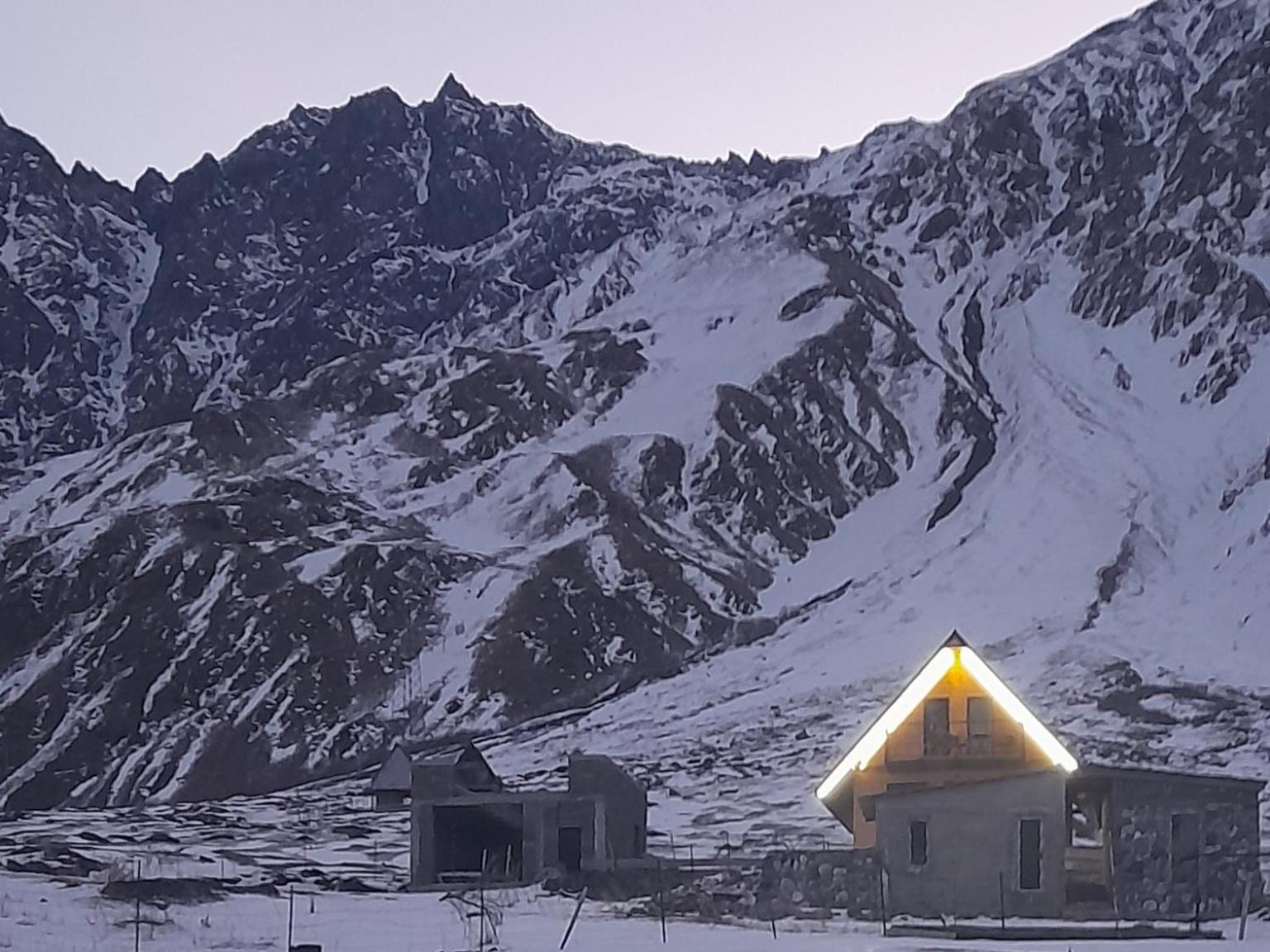 Mountain Flower Cottage Kazbegi Bagian luar foto