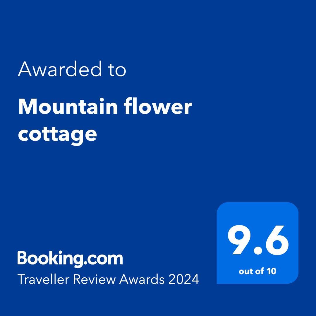 Mountain Flower Cottage Kazbegi Bagian luar foto